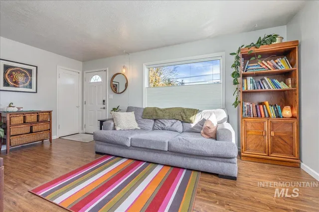 $394,000 | 1317 South Phillippi Street, Boise, ID 83705