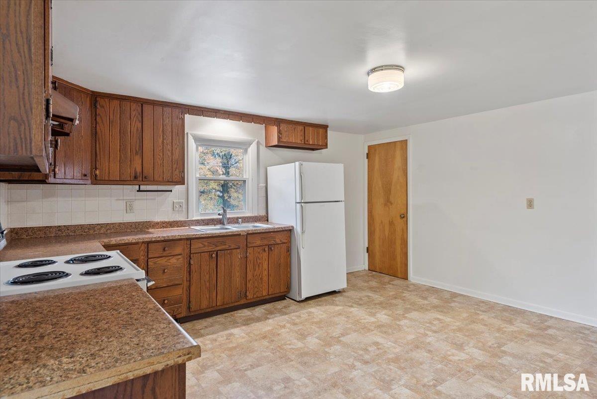 811 West Governor Street Springfield, IL 62704 - Photo 11 of 16