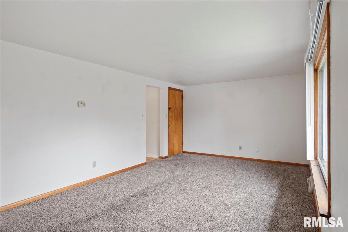 811 West Governor Street Springfield, IL 62704 - Photo 6 of 16