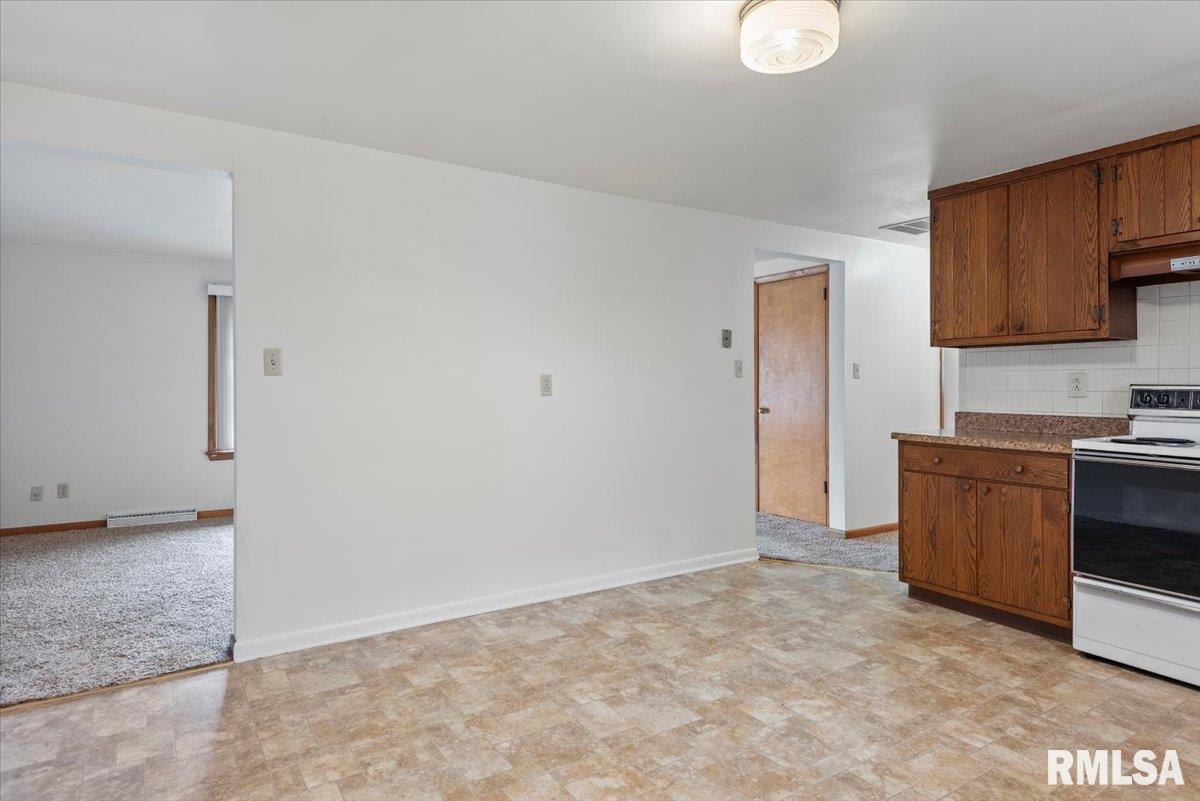 811 West Governor Street Springfield, IL 62704 - Photo 9 of 16