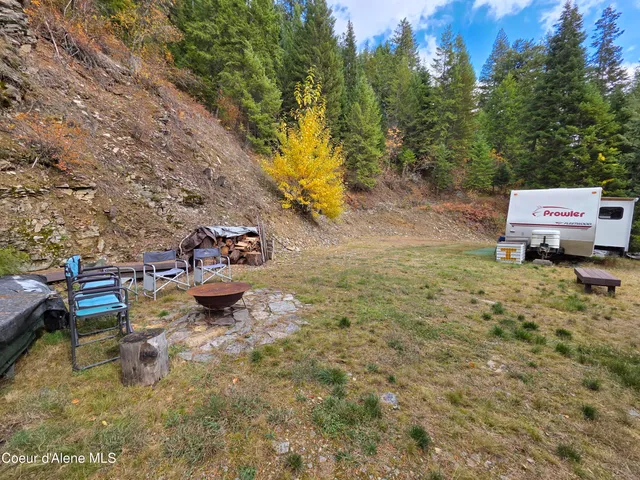 $325,000 | 10755 Old River Road, Kingston, ID 83839