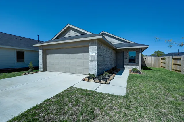 $1,800 | 24110 Wandering Brk Drive, Hockley, TX 77447