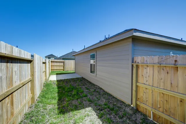 $1,800 | 24110 Wandering Brk Drive, Hockley, TX 77447