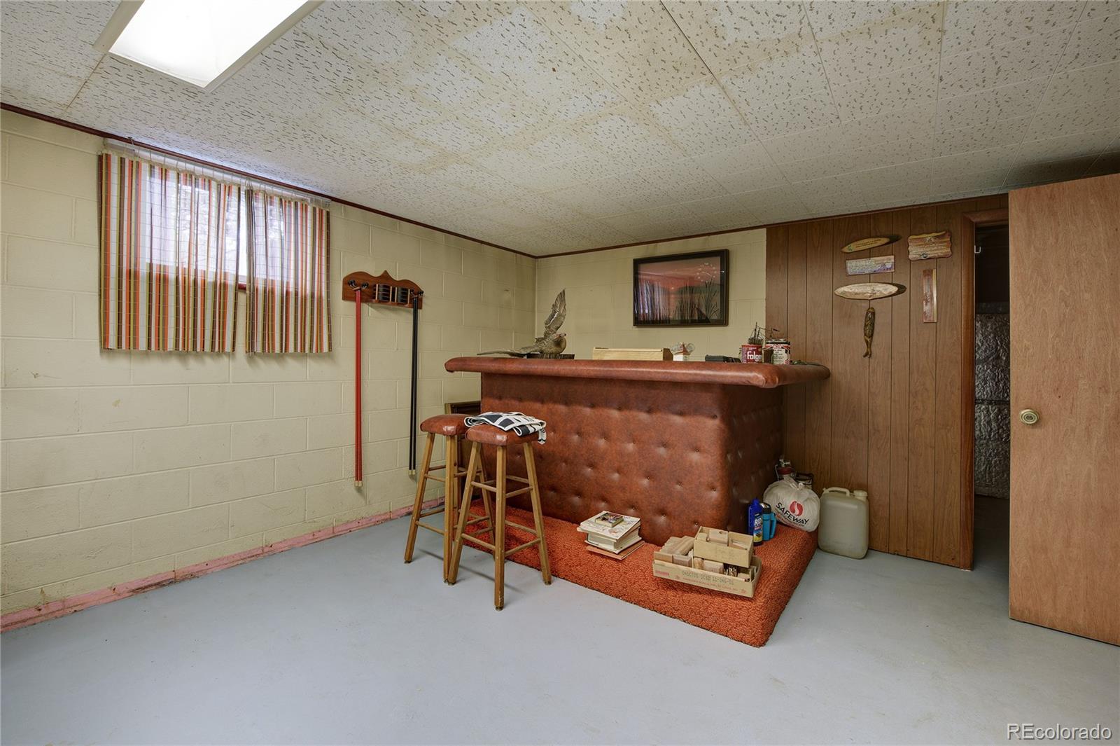 4405 Agate Road Boulder, CO 80304 - Photo 21 of 40 a room with furniture and a table