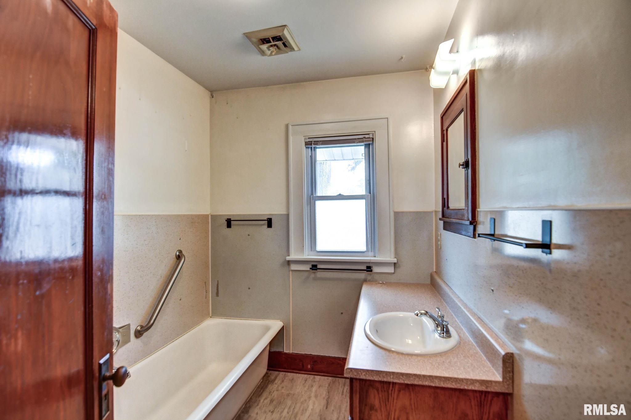 810 North Snodgrass Street Taylorville, IL 62568 - Photo 22 of 43