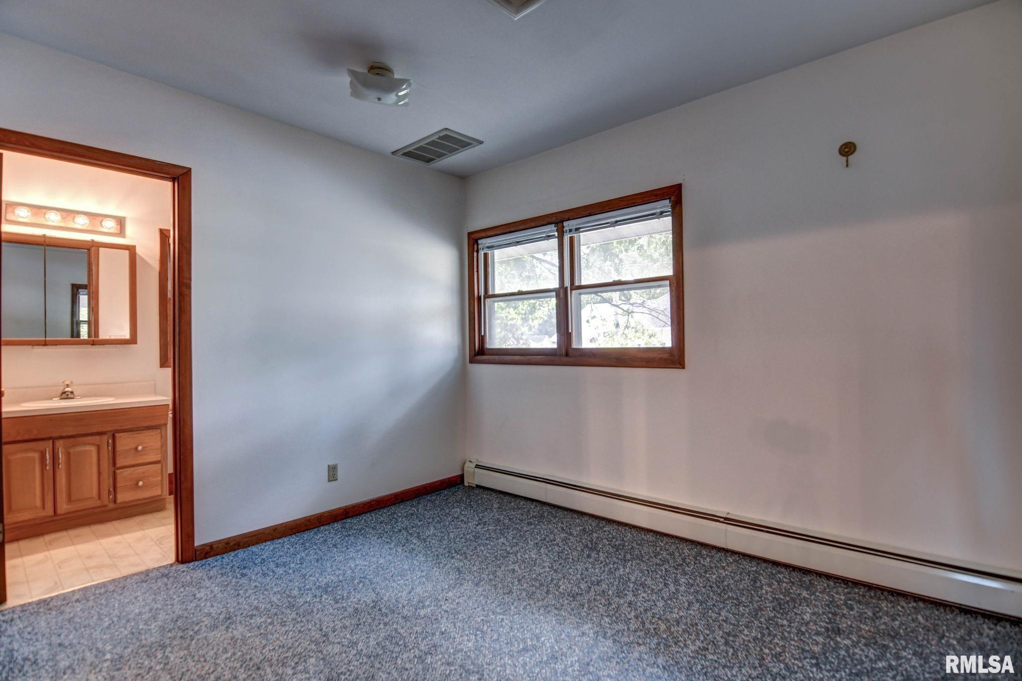 810 North Snodgrass Street Taylorville, IL 62568 - Photo 32 of 43