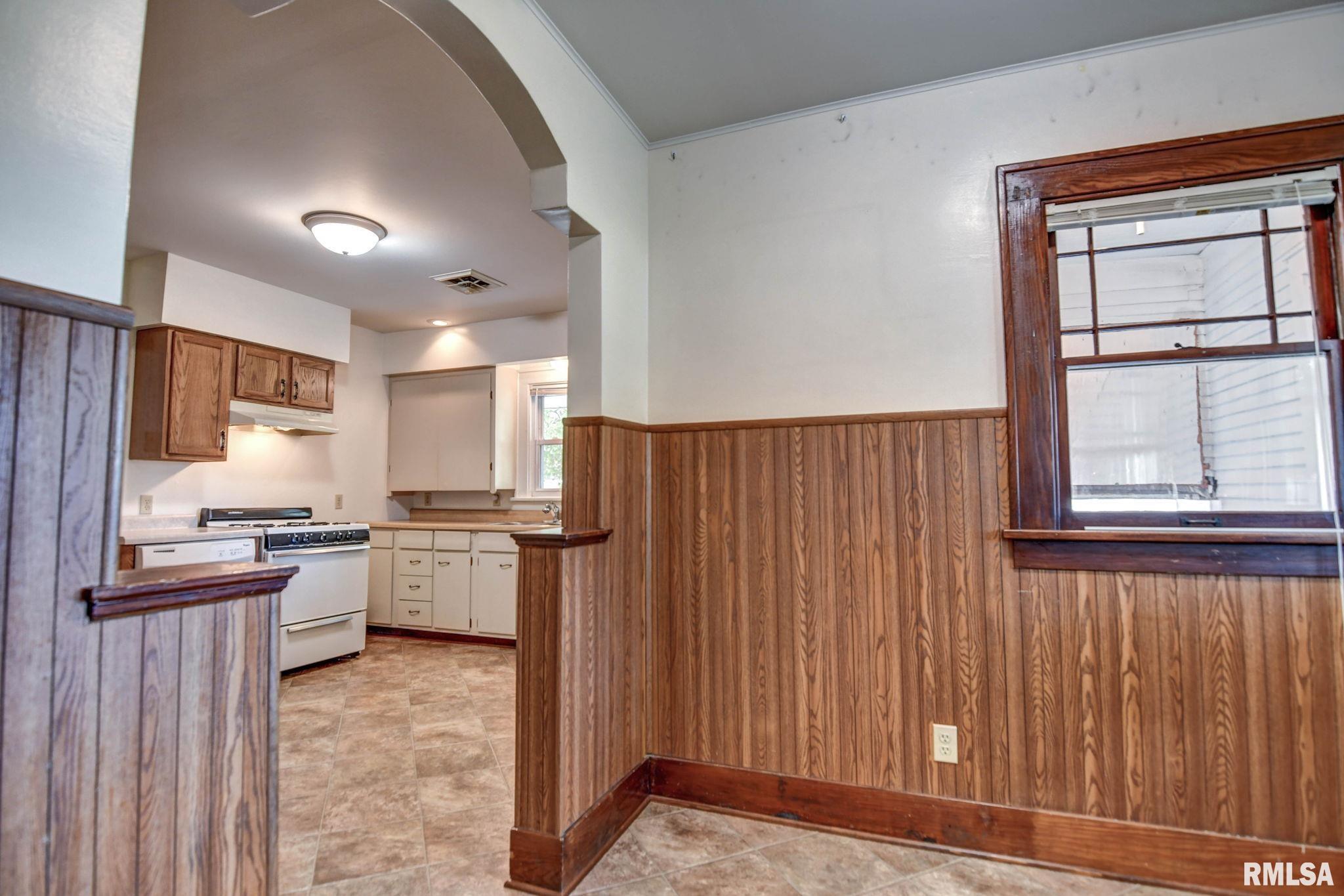 810 North Snodgrass Street Taylorville, IL 62568 - Photo 37 of 43