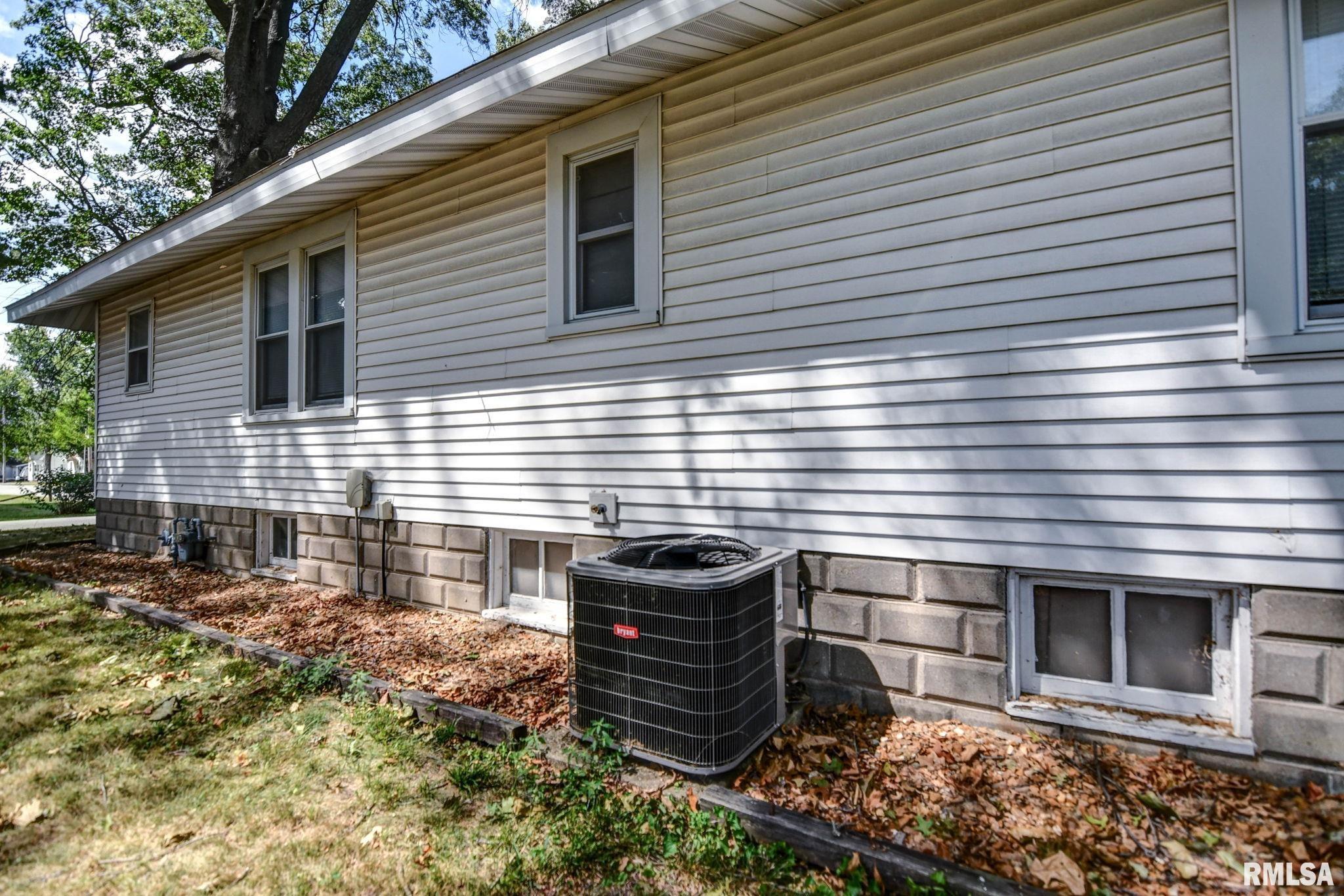 810 North Snodgrass Street Taylorville, IL 62568 - Photo 43 of 43