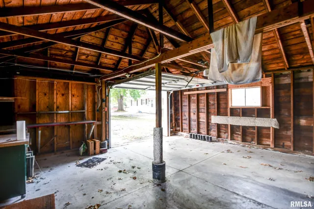 $139,900 | 810 North Snodgrass Street, Taylorville, IL 62568