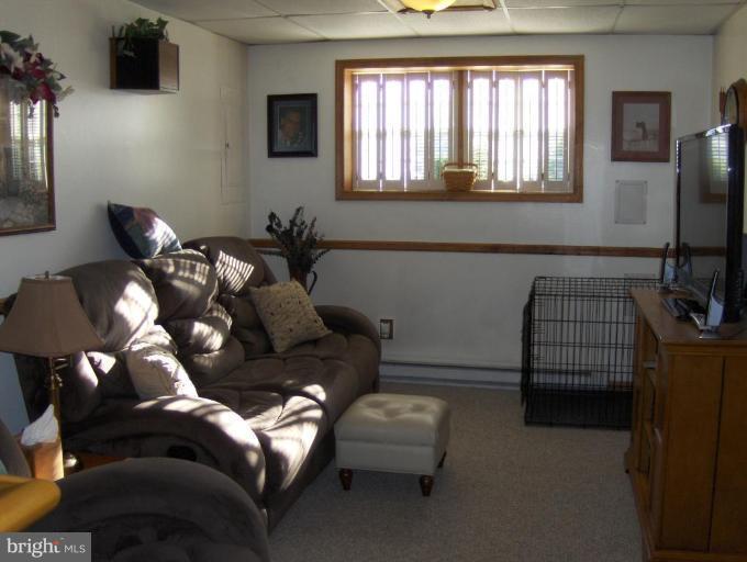 4042 Issacs Road Middle River, MD 21220 - Photo 11 of 15 Family Room