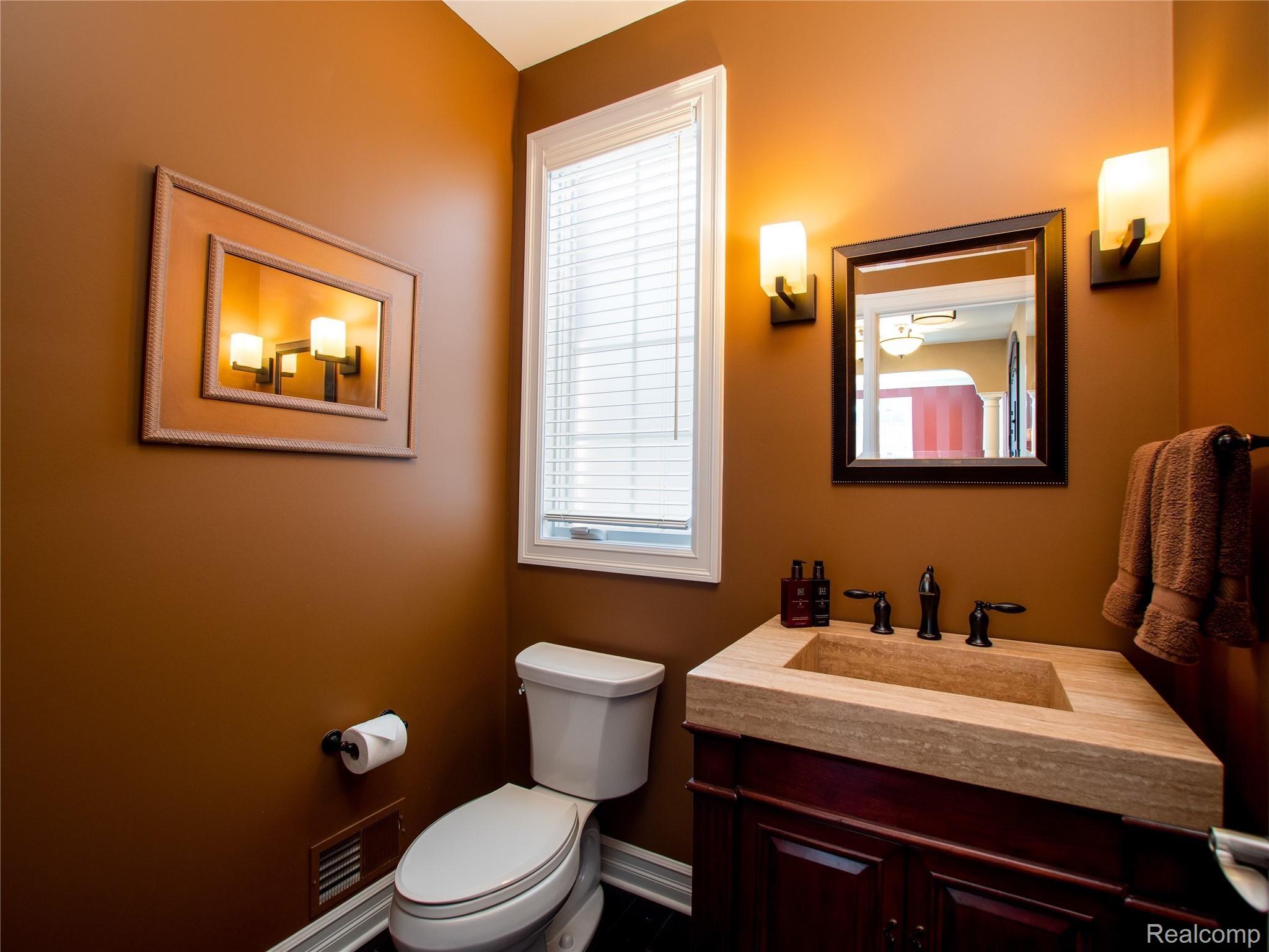 330 Woodward Avenue Rochester, MI 48307 - Photo 15 of 39 330 Woodward-6.jpg