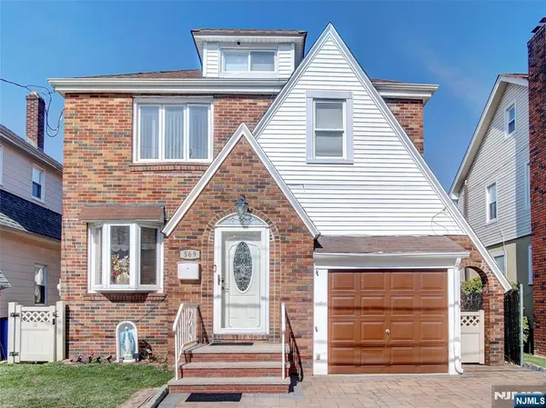 $815,000 | 569 Monroe Place, Ridgefield, NJ 07657