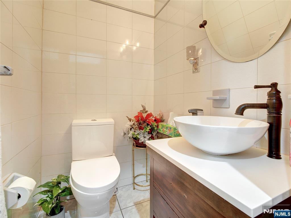 569 Monroe Place Ridgefield, NJ 07657 - Photo 12 of 26