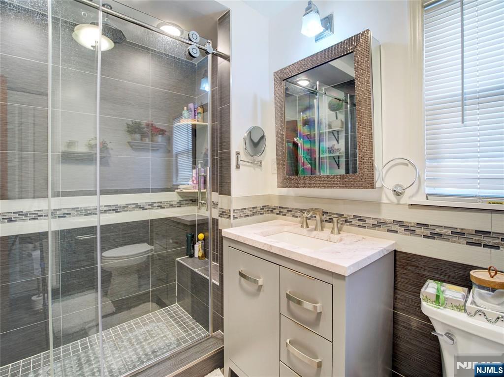 569 Monroe Place Ridgefield, NJ 07657 - Photo 19 of 26