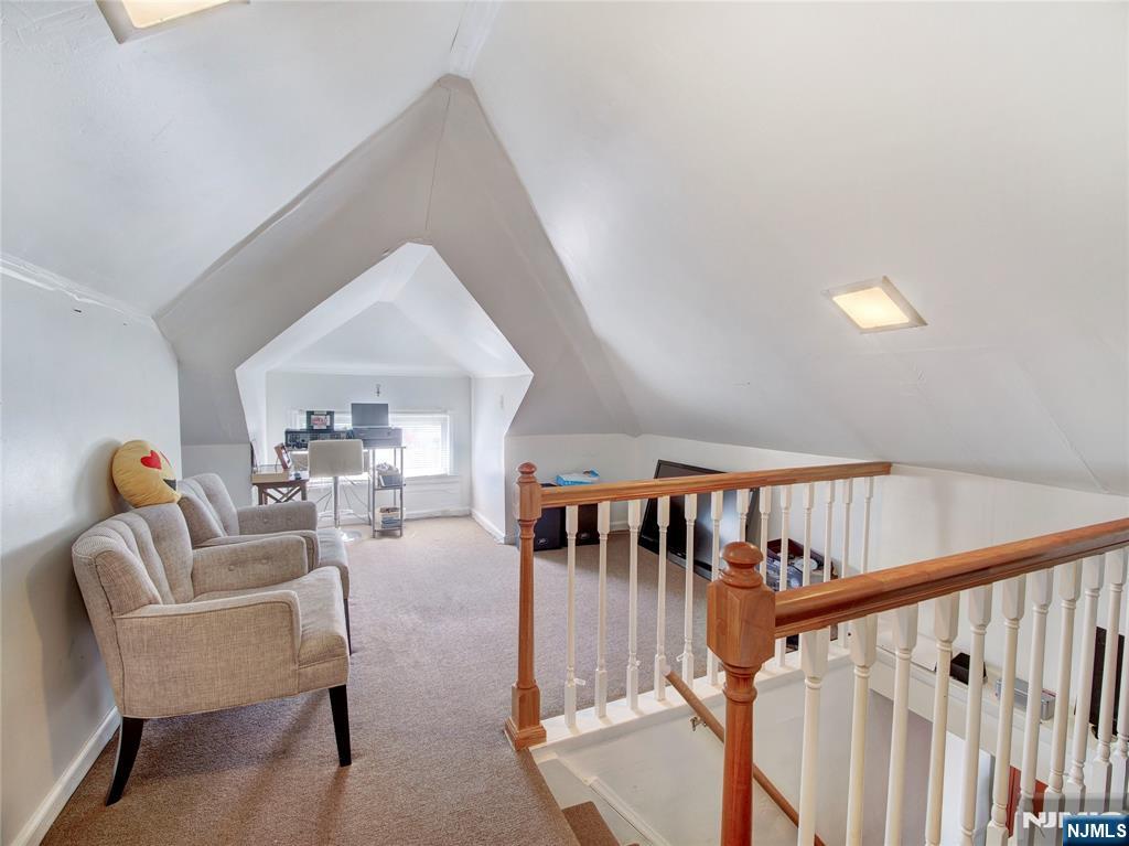 569 Monroe Place Ridgefield, NJ 07657 - Photo 20 of 26