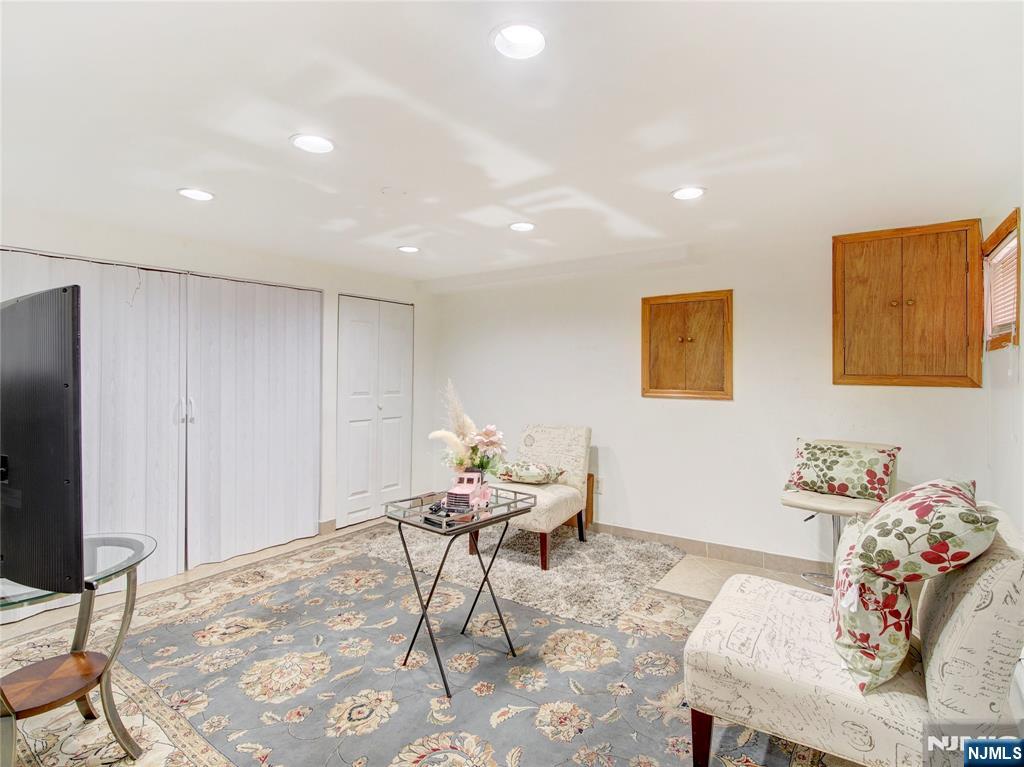 569 Monroe Place Ridgefield, NJ 07657 - Photo 21 of 26