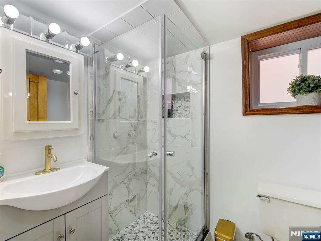 569 Monroe Place Ridgefield, NJ 07657 - Photo 23 of 26