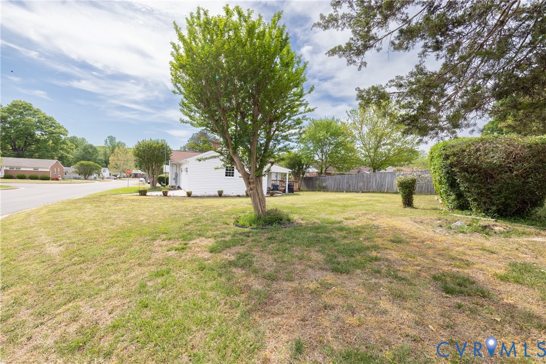 712 Keswick Road Colonial Heights, VA 23834 - Photo 33 of 34 a view of yard with tree