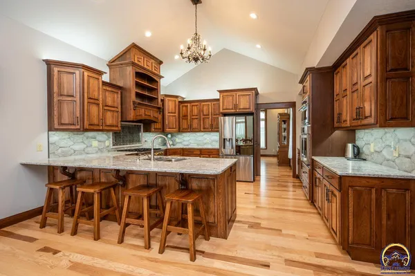 $825,000 | 7630 Southeast Berryton Road, Berryton, KS 66409