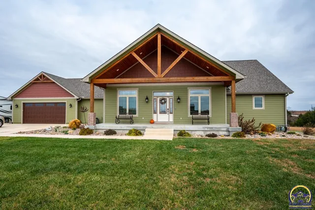 $1,150,000 | 7630 Southeast Berryton Road, Berryton, KS 66409