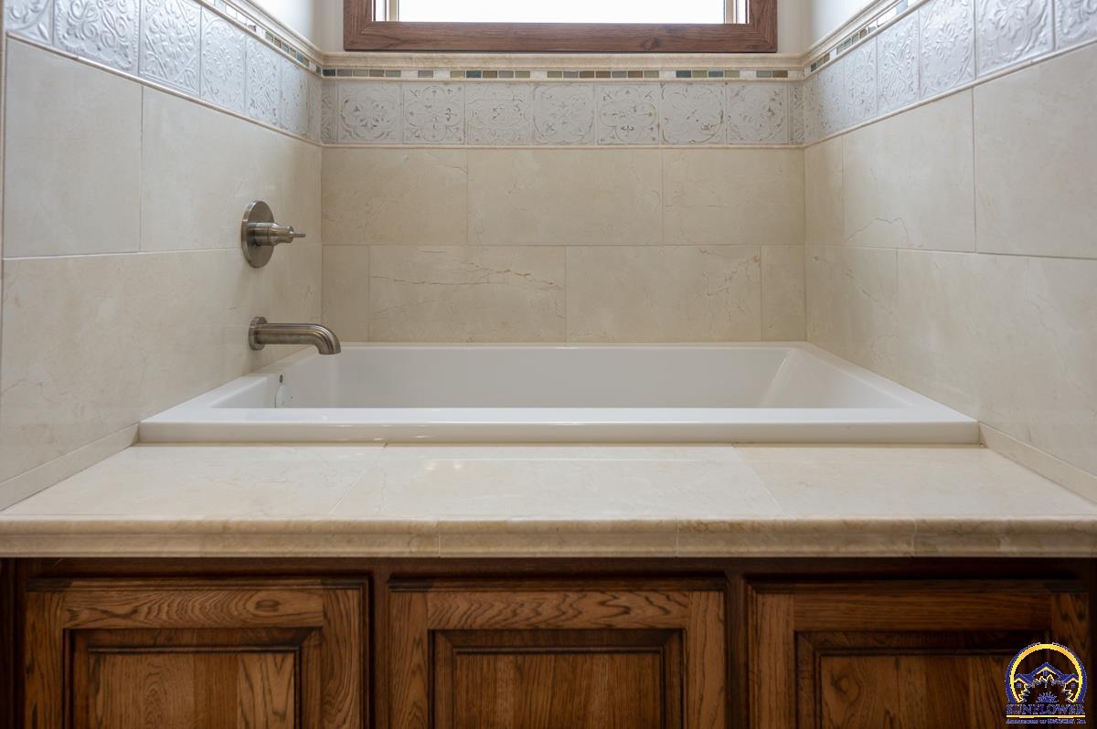 7630 Southeast Berryton Road Berryton, KS 66409 - Photo 26 of 58