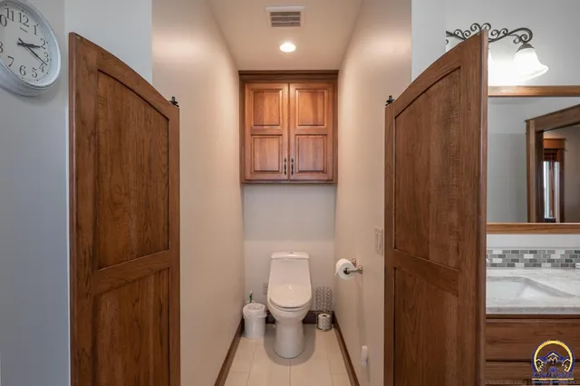 $1,150,000 | 7630 Southeast Berryton Road, Berryton, KS 66409