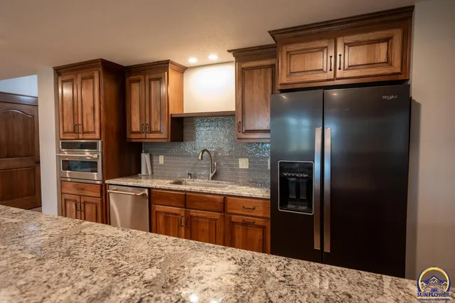 $825,000 | 7630 Southeast Berryton Road, Berryton, KS 66409