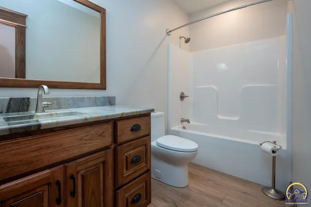 $1,150,000 | 7630 Southeast Berryton Road, Berryton, KS 66409