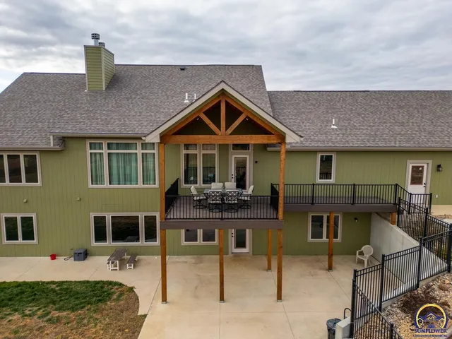 $825,000 | 7630 Southeast Berryton Road, Berryton, KS 66409