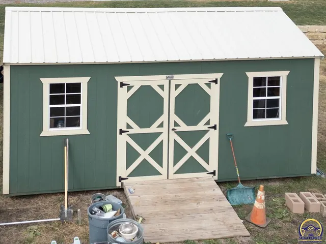 $1,150,000 | 7630 Southeast Berryton Road, Berryton, KS 66409