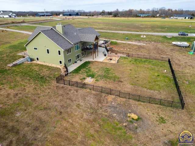 $825,000 | 7630 Southeast Berryton Road, Berryton, KS 66409