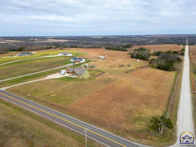 $825,000 | 7630 Southeast Berryton Road, Berryton, KS 66409