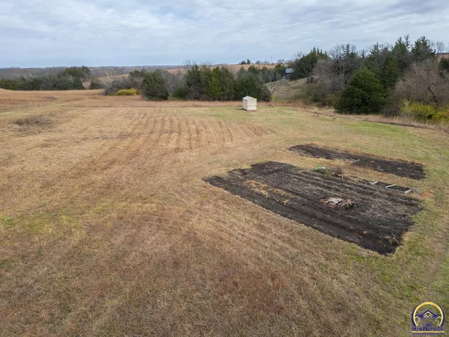 $825,000 | 7630 Southeast Berryton Road, Berryton, KS 66409