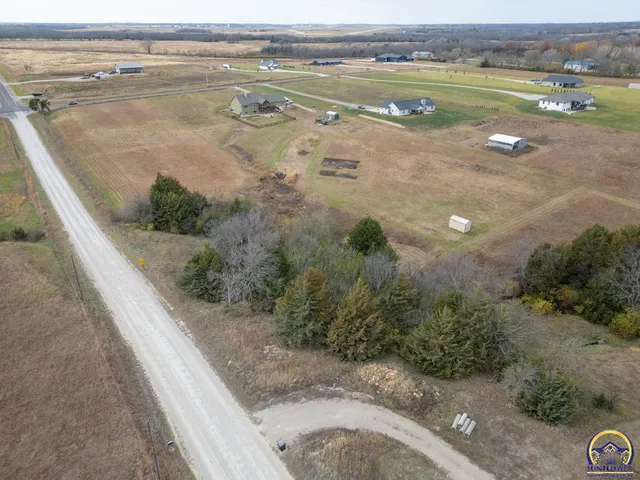 $825,000 | 7630 Southeast Berryton Road, Berryton, KS 66409