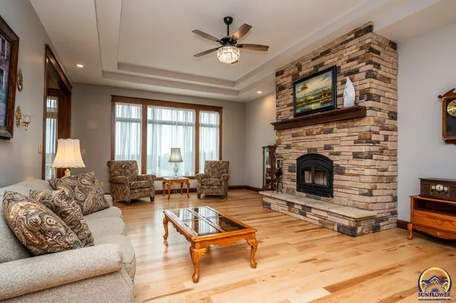 $825,000 | 7630 Southeast Berryton Road, Berryton, KS 66409