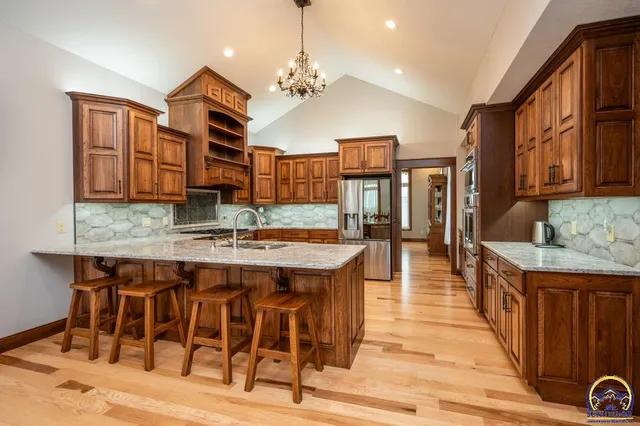 $1,150,000 | 7630 Southeast Berryton Road, Berryton, KS 66409