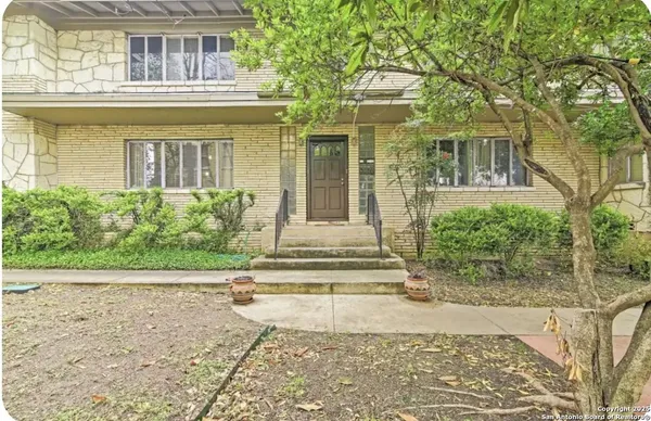 $1,150 | 217 East Lullwood Avenue, Unit 3, San Antonio, TX 78212