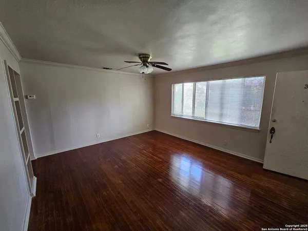 $1,150 | 217 East Lullwood Avenue, Unit 3, San Antonio, TX 78212