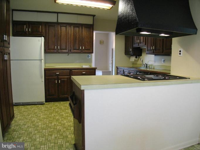 4008 Isbell Street Silver Spring, MD 20906 - Photo 5 of 12 Kitchen