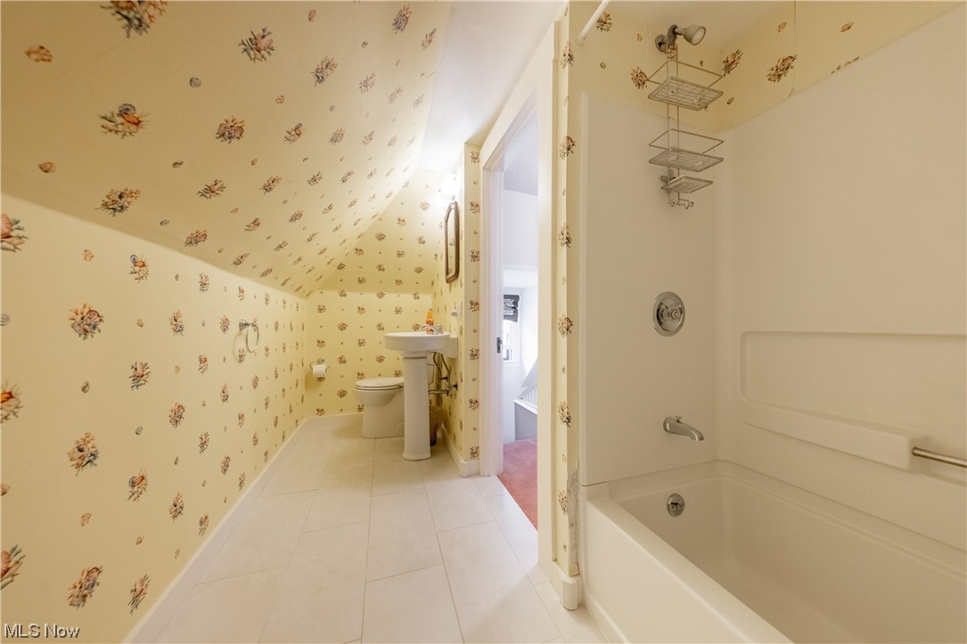 2940 East Overlook Road Cleveland, OH 44118 - Photo 31 of 34 Gallery Image 31