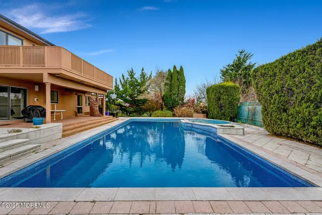 a view of a tennis court