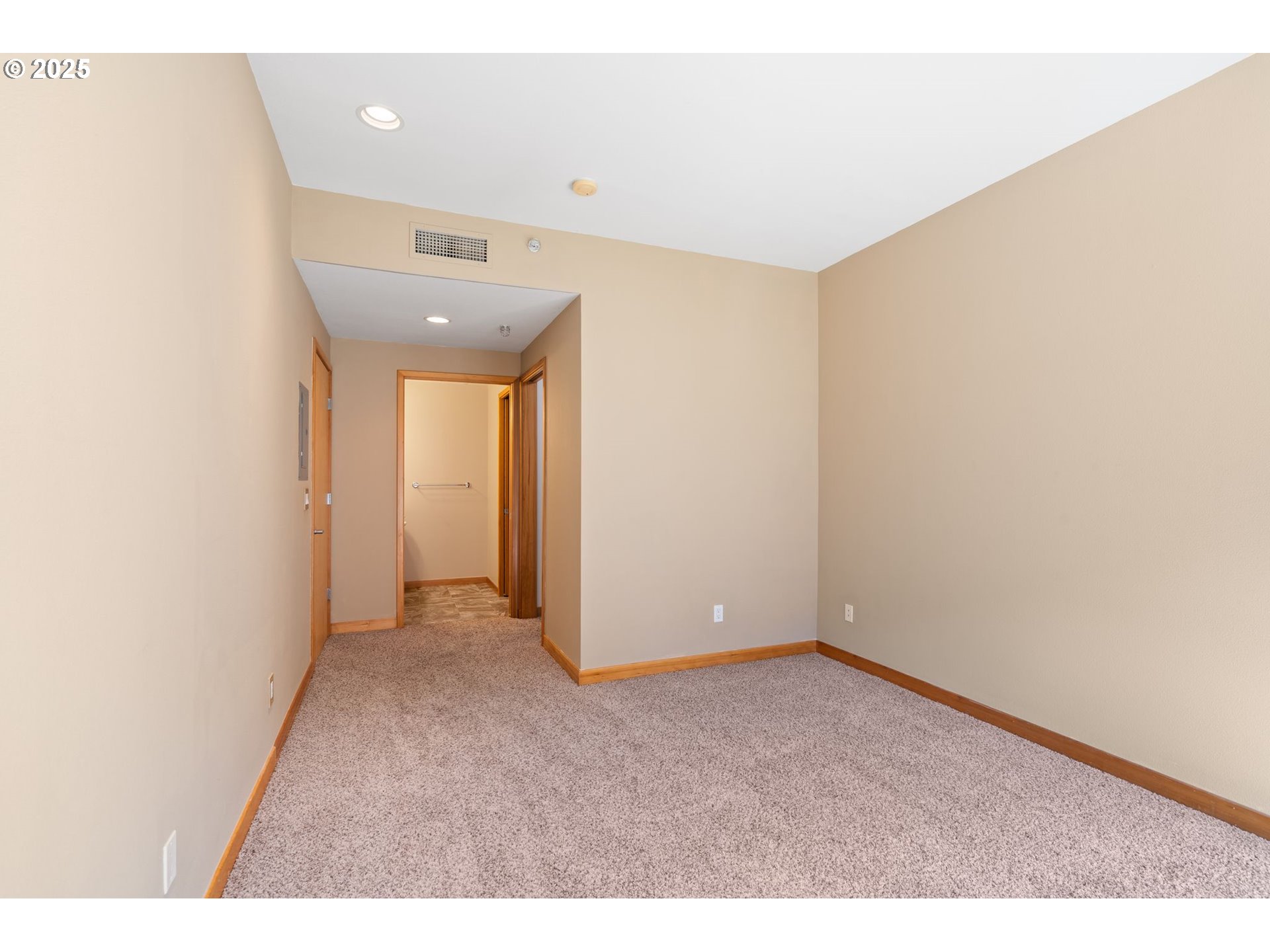 400 West 8th Street, Unit 236 Vancouver, WA 98660 - Photo 22 of 35 a view of an empty room