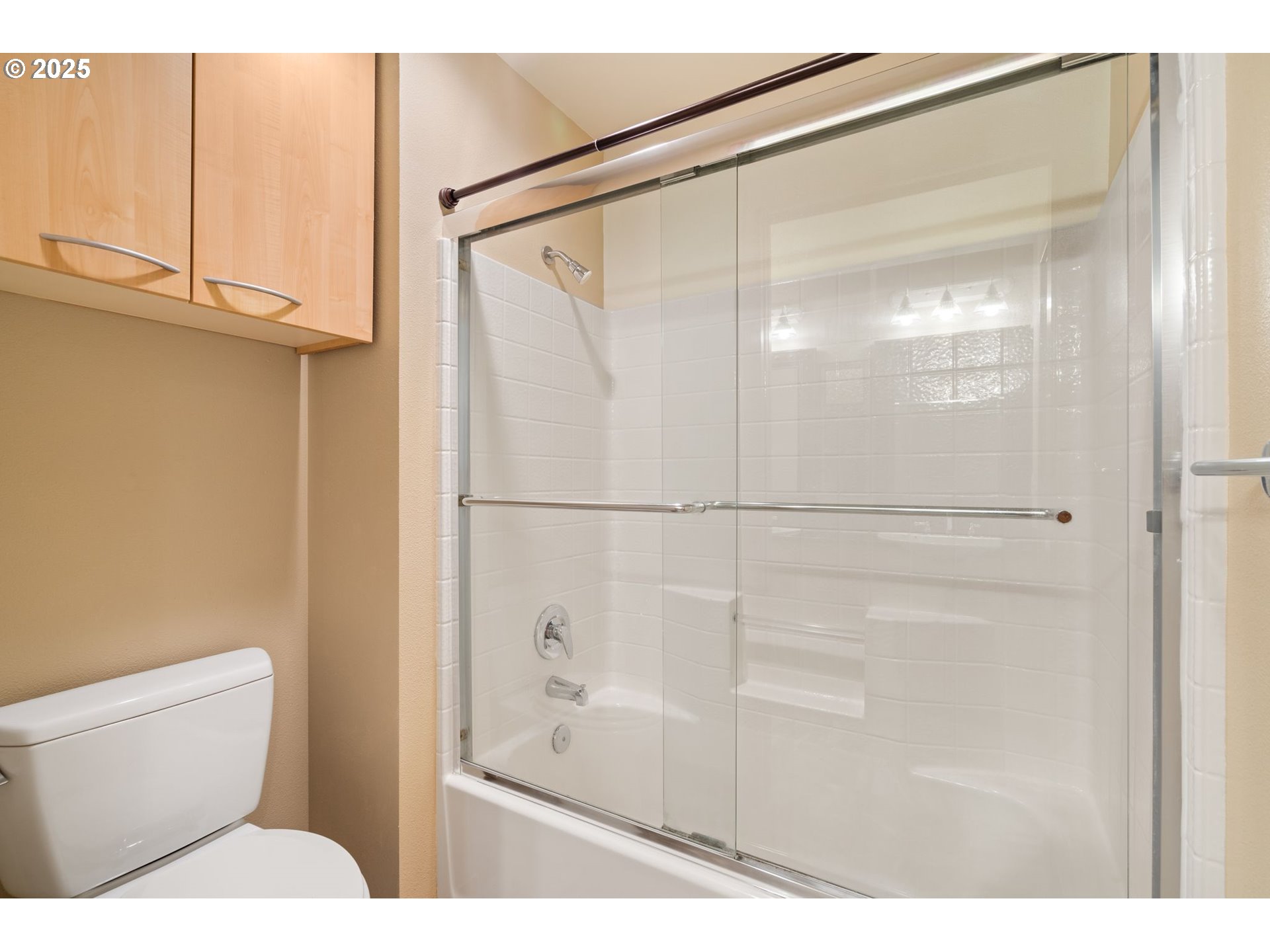 400 West 8th Street, Unit 236 Vancouver, WA 98660 - Photo 25 of 35 a bathroom with a shower and a toilet
