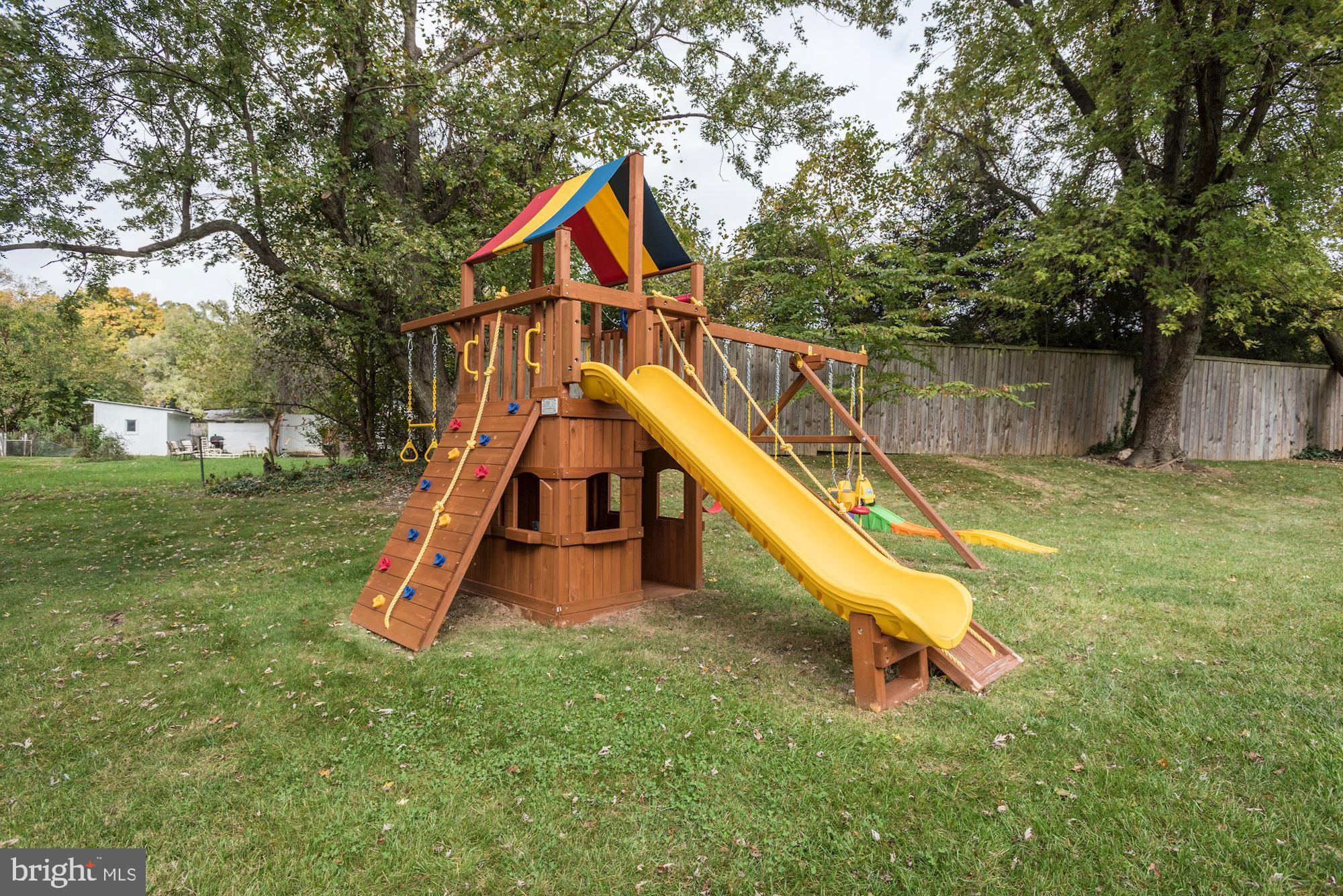 7301 Miller Fall Road Rockville, MD 20855 - Photo 37 of 40 Rear Yard