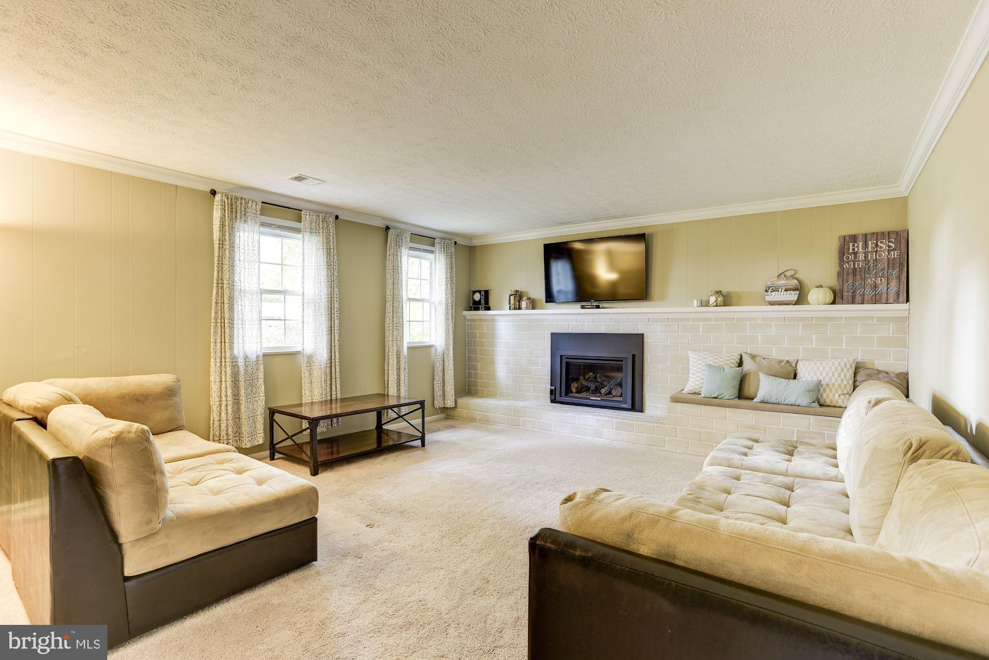 7301 Miller Fall Road Rockville, MD 20855 - Photo 8 of 40 Family Room
