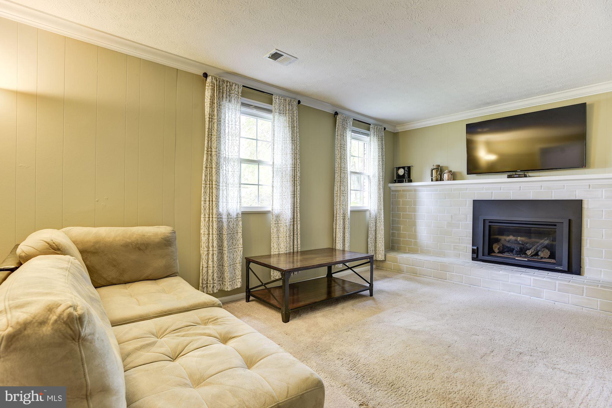 7301 Miller Fall Road Rockville, MD 20855 - Photo 9 of 40 Family Room