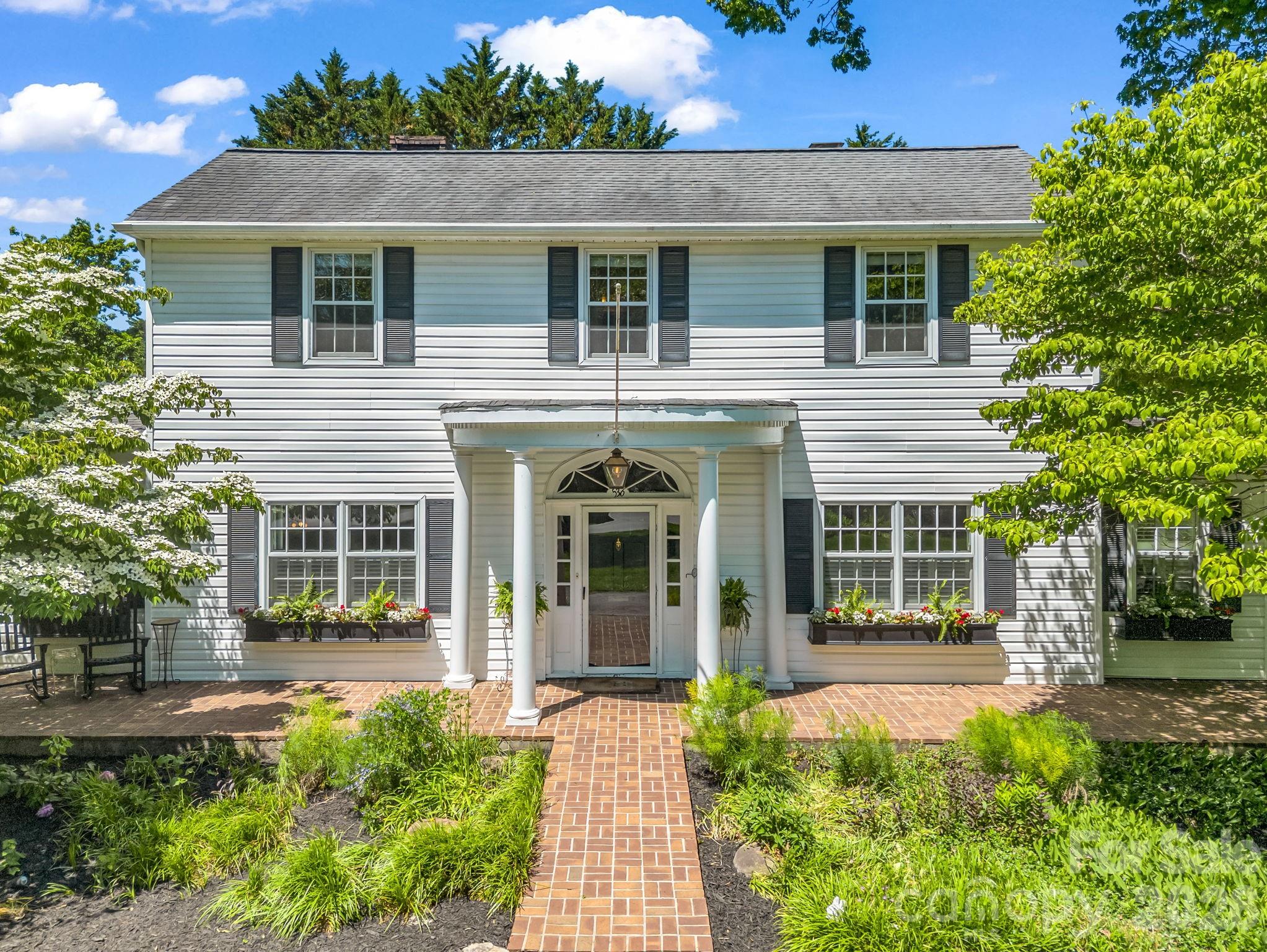 536 Maple Street Brevard, NC 28712 - Photo 2 of 44