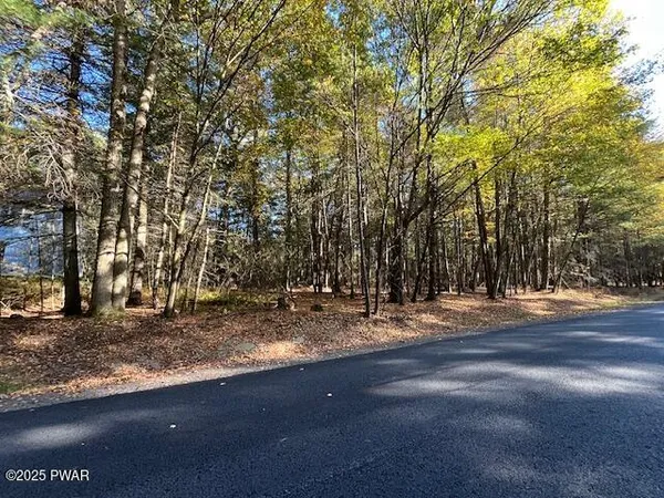 $14,900 | Lot 36 Fox Road, Bushkill, PA 18324