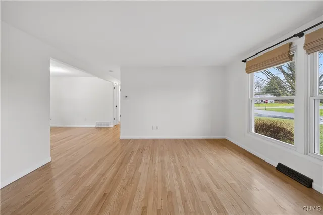 $229,000 | 202 Briarhurst Lane, Camillus, NY 13031