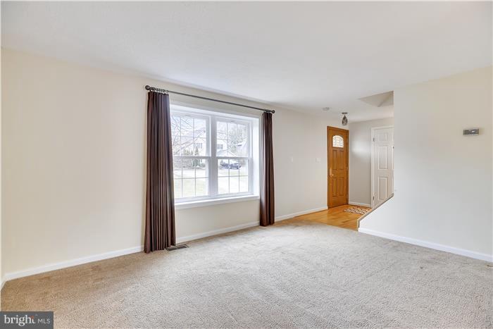 818 Dividing Road Severna Park, MD 21146 - Photo 2 of 30 Living Room